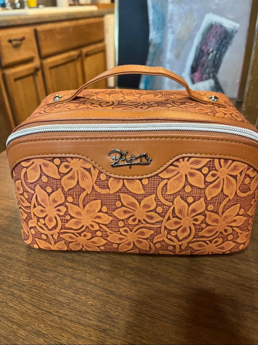 BOYATU cosmetic organizer carry case Brown embossed 10” x 5” x 5” looks new 2130
